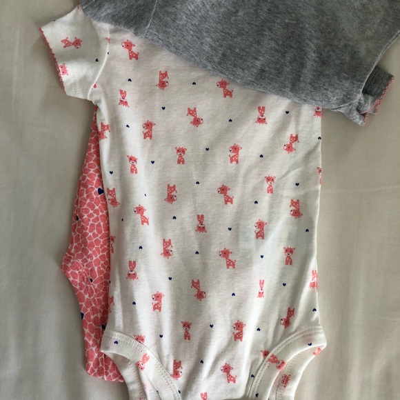 Brand New - Set of 3 baby 3-6 month onesies - Picture 2 of 4